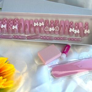 Romantic Mauve Press-On Nails with 3D Bows and Pearl Heart Accents